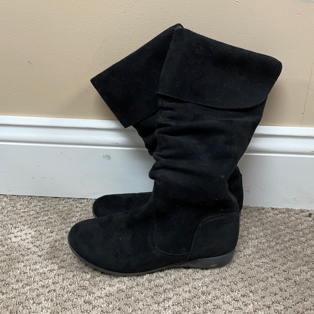 Black faux suede riding boots. Girls size 1.